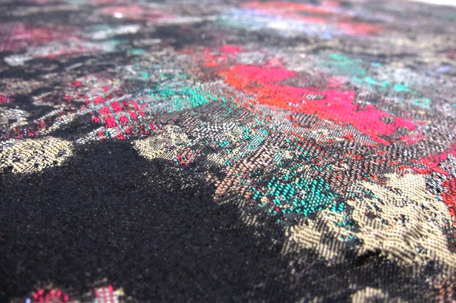 Fused Silk Blend Metallic Cloqué2