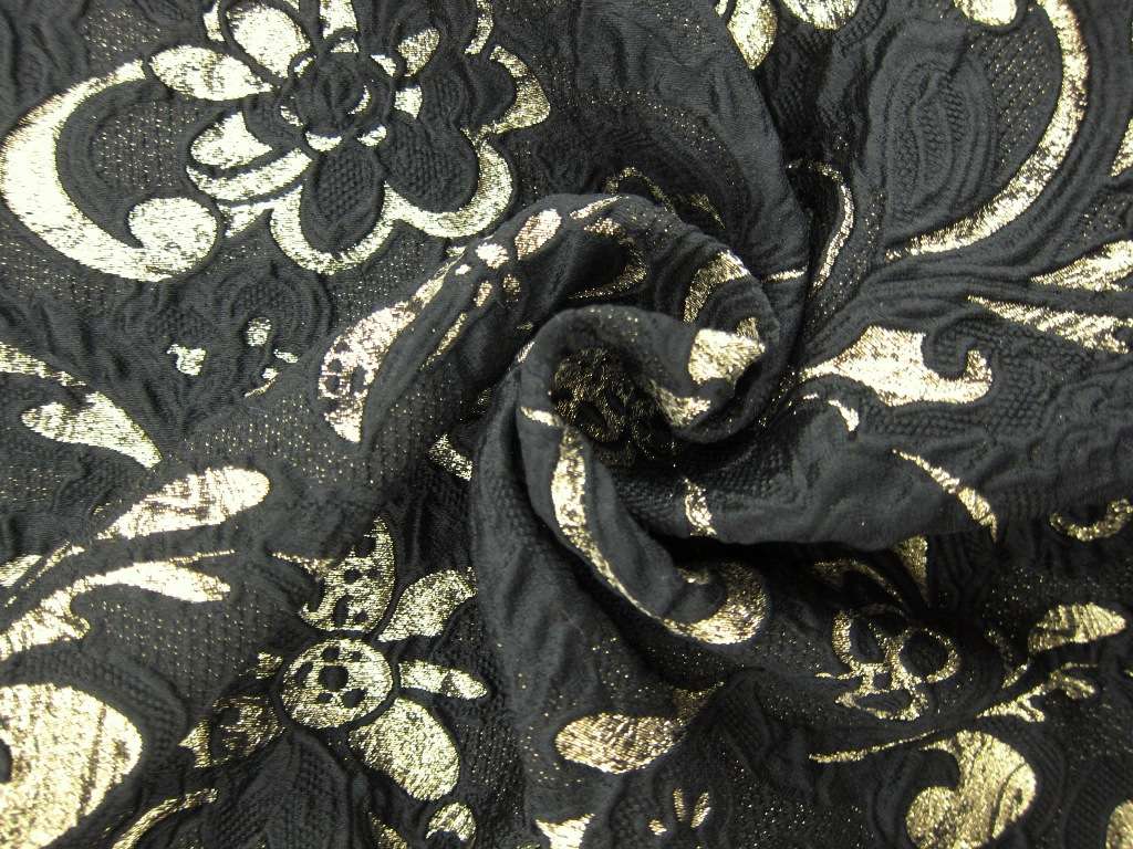 Metallic Cloque1