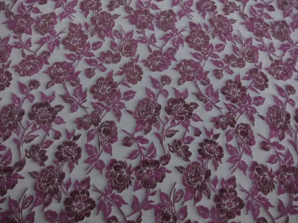 Silk Blend Metallic Cloque0