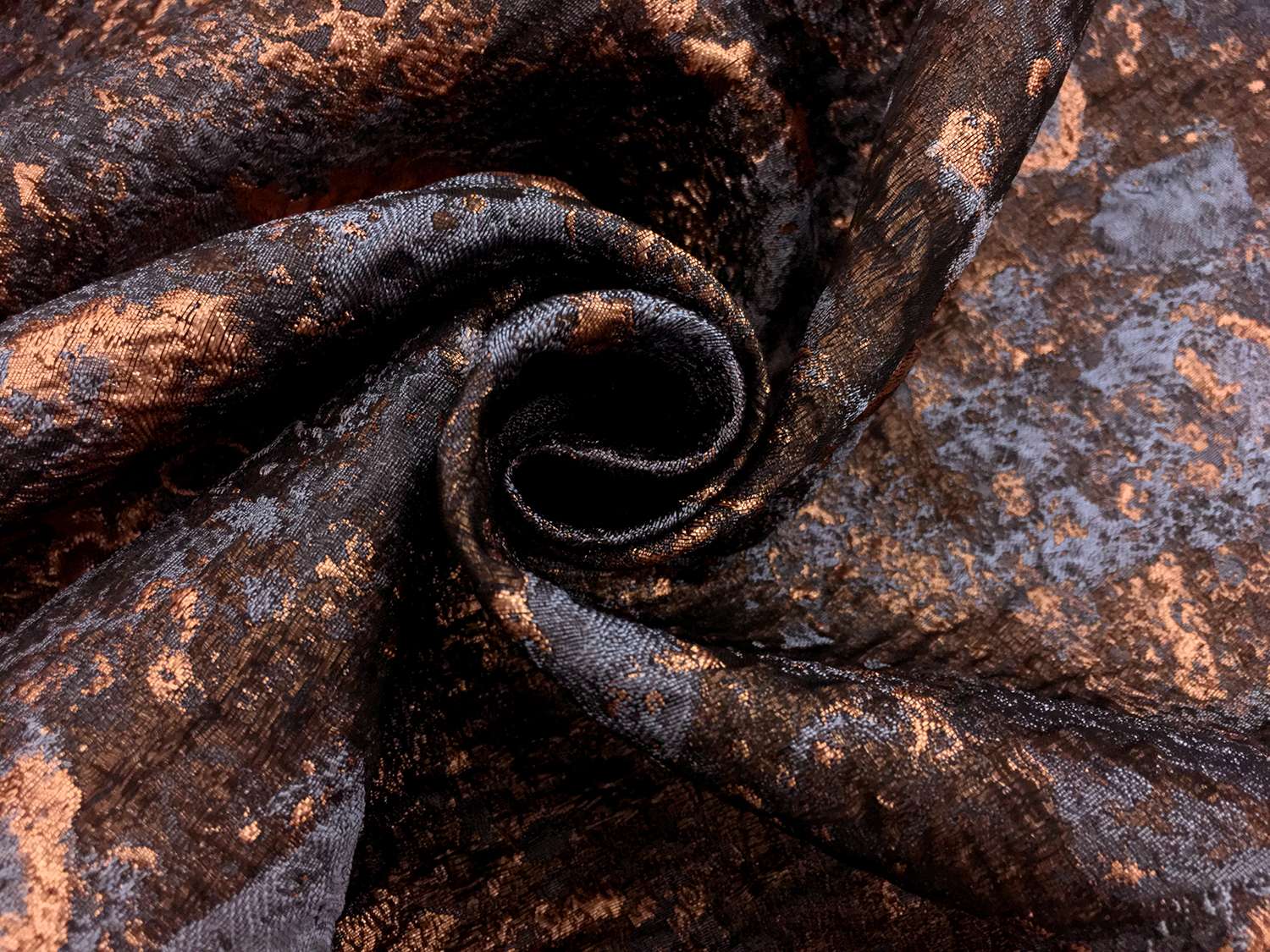 Metallic Cloqué3