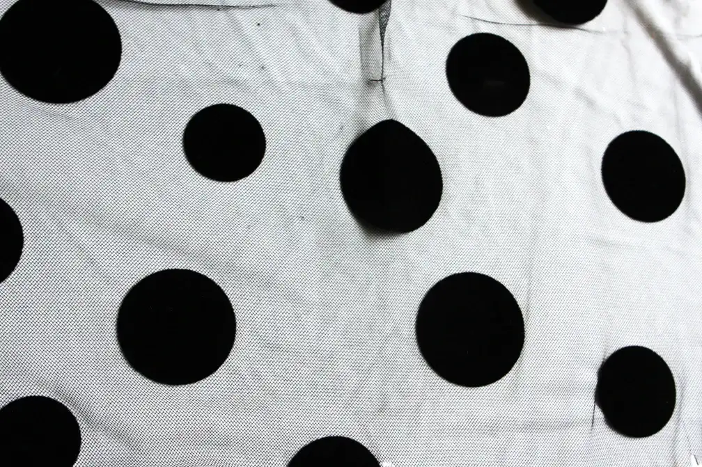 Flocked Dots on Illusion