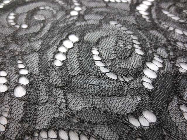 Lurex Chantilly Lace2