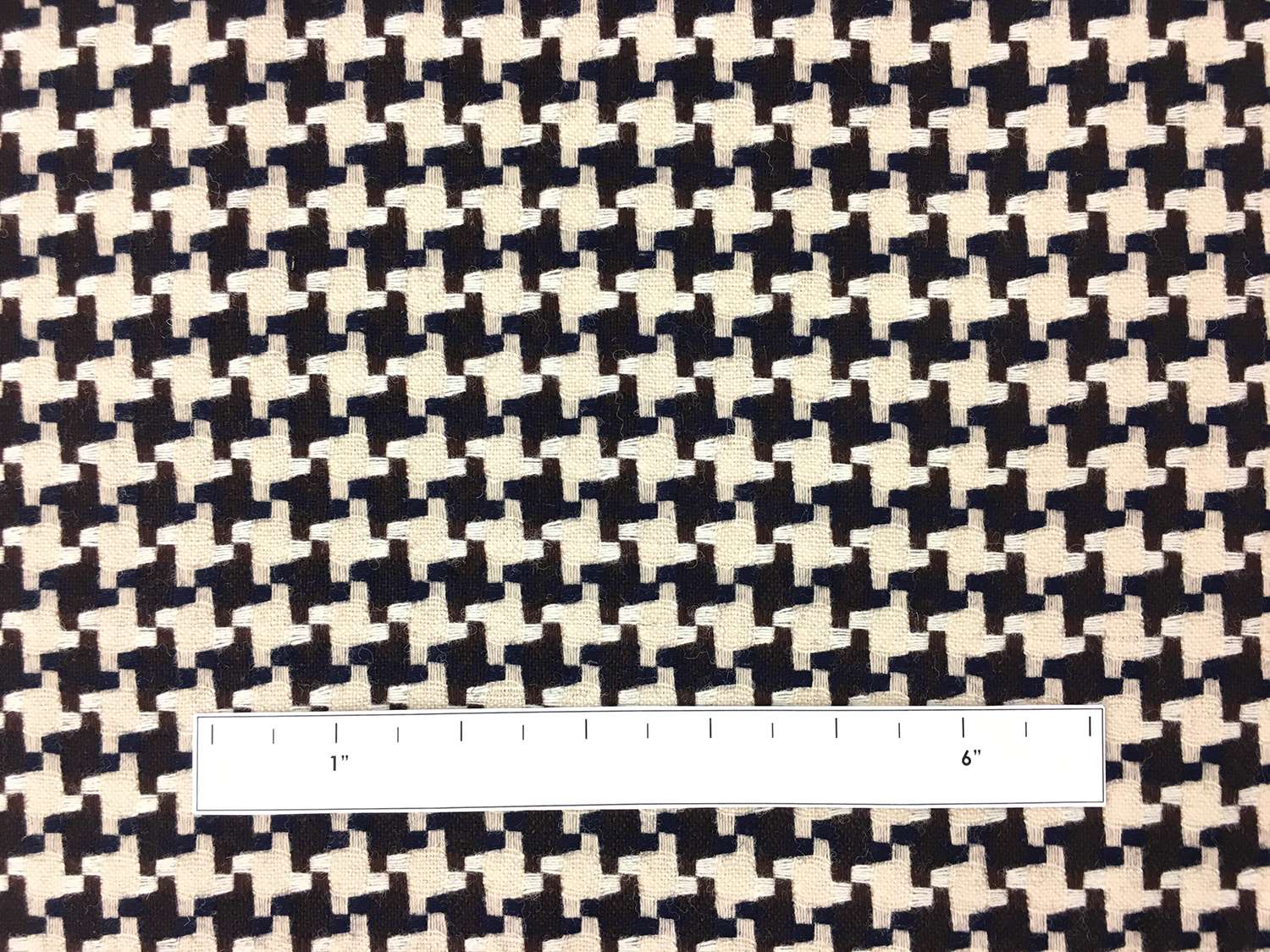 Italian Virgin Wool Novelty Houndstooth1