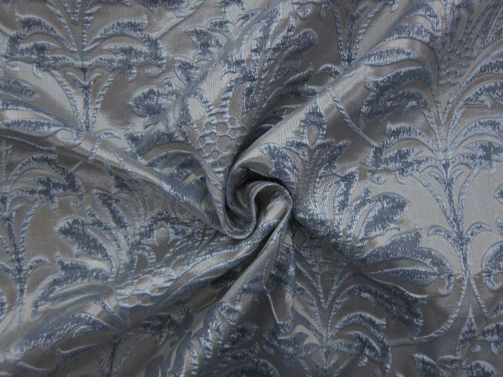 Poly Metallic Cloque3