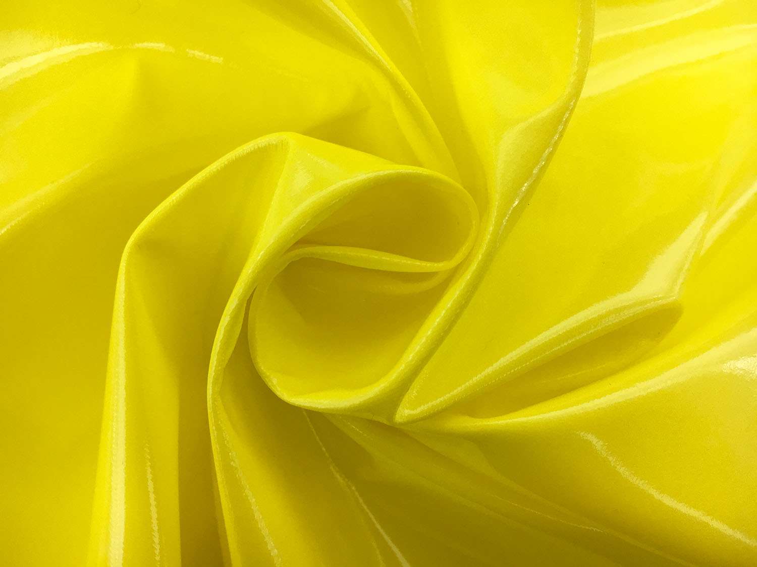 Wetlook Vinyl in Neon Yellow1