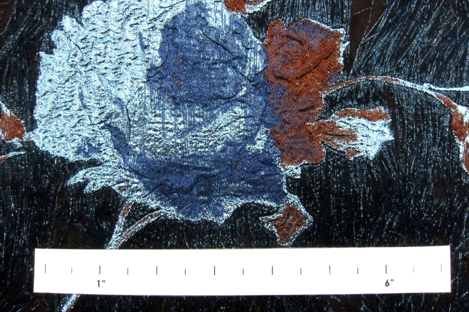 Silk Blend Metallic Cloqué1