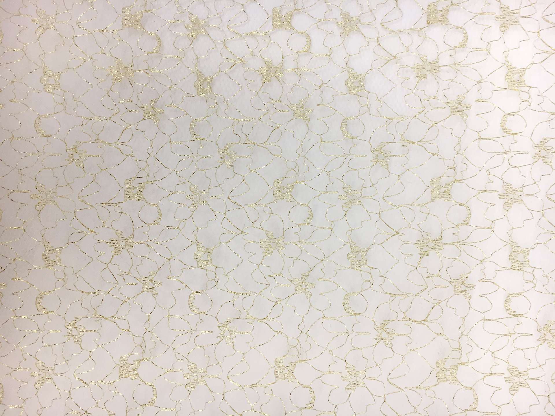 Metallic Novelty Illusion in White and Gold