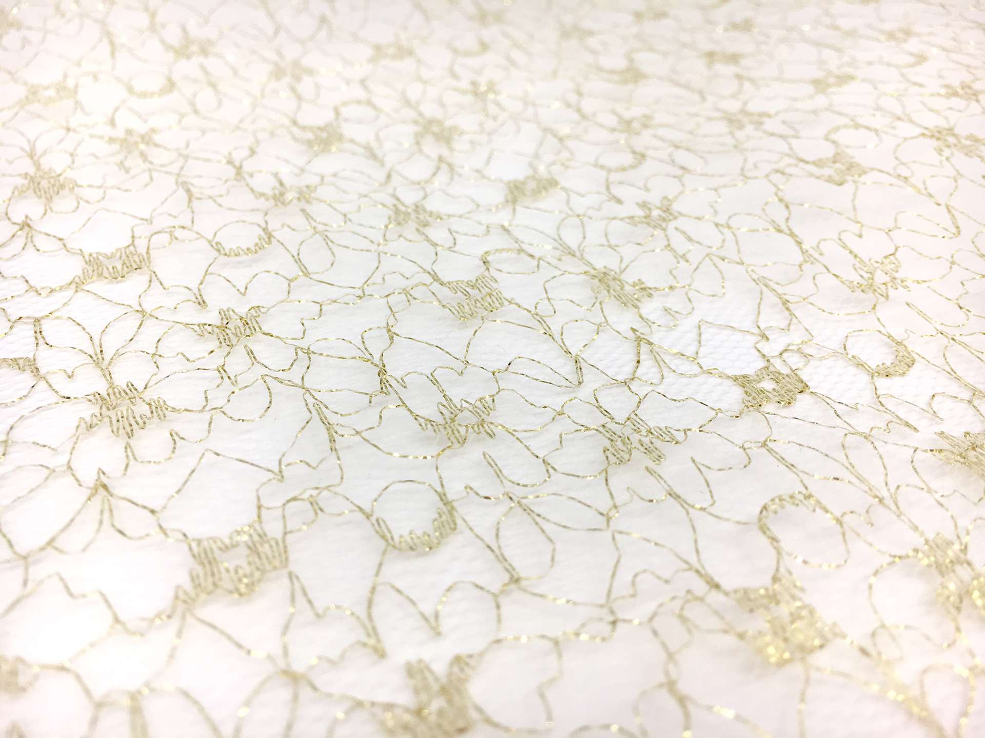 Metallic Novelty Illusion in White and Gold