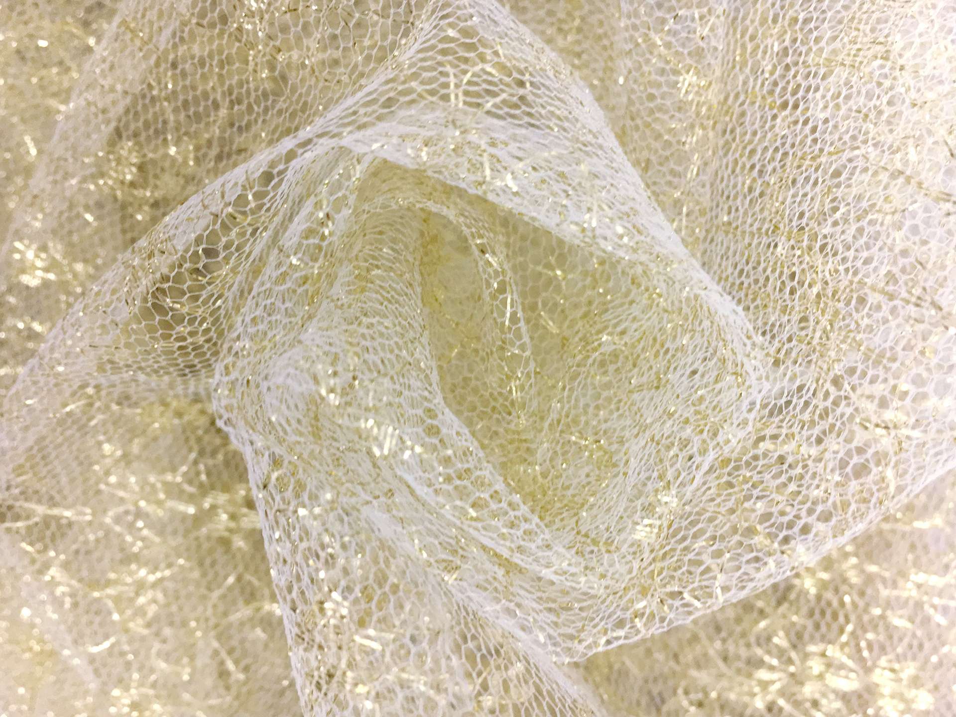 Metallic Novelty Illusion in White and Gold