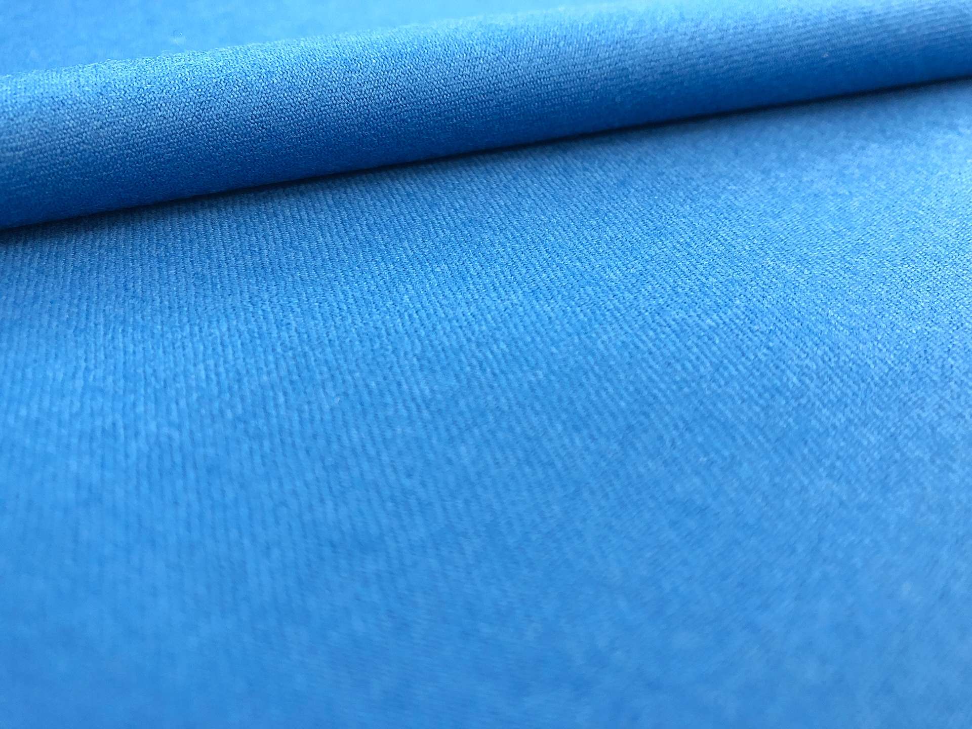 Italian Extrafine Wool Flannel with Natural Stretch in Cobalt Blue