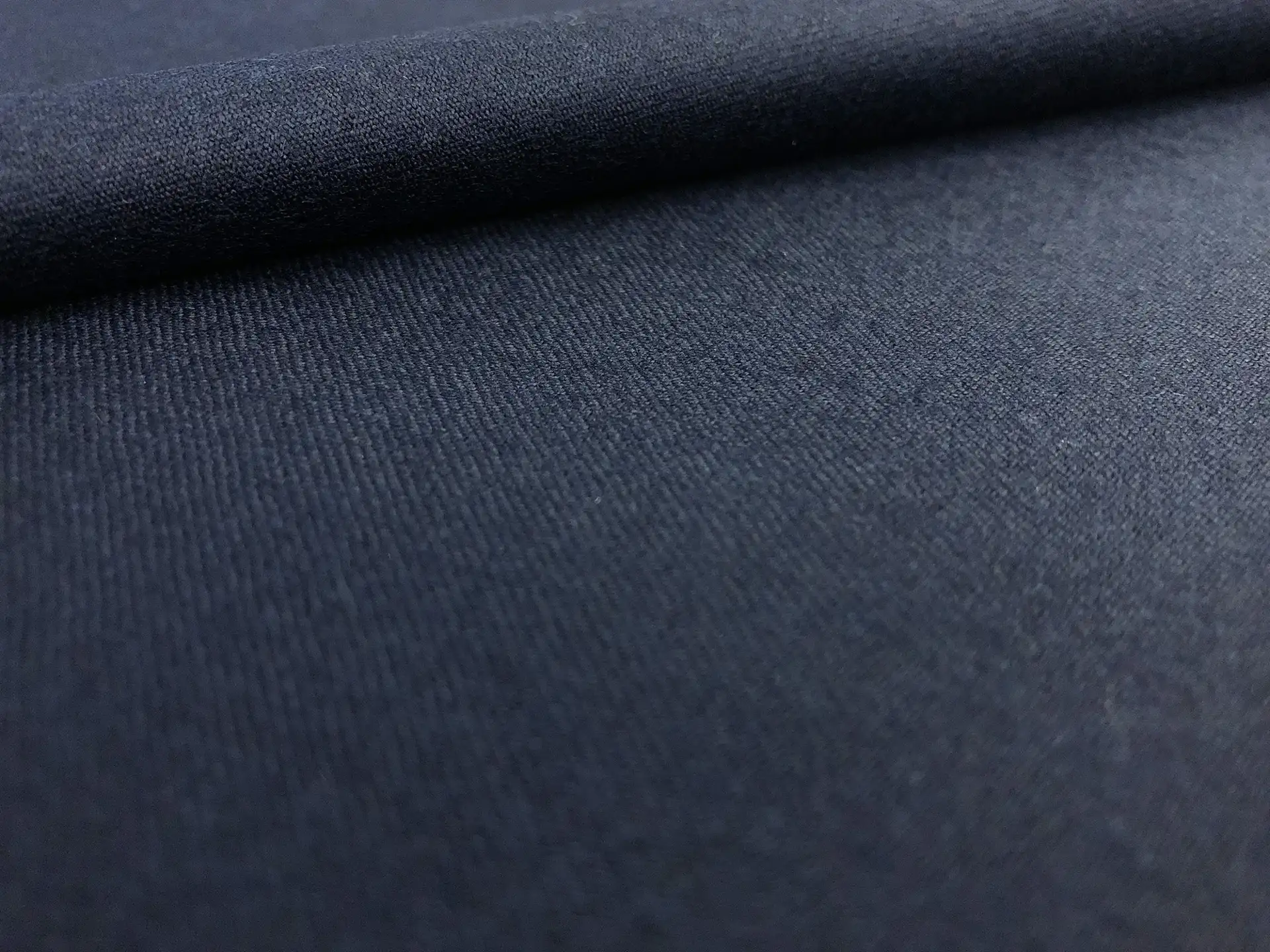 Italian Extra fine Wool Flannel with Natural Stretch in Navy