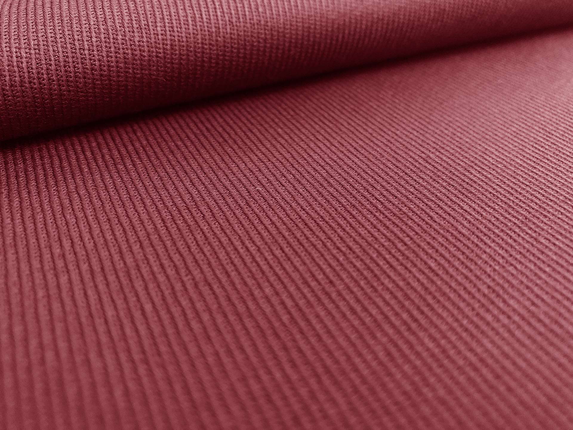 Italian Stretch Virgin Wool Twill Suiting in Wine