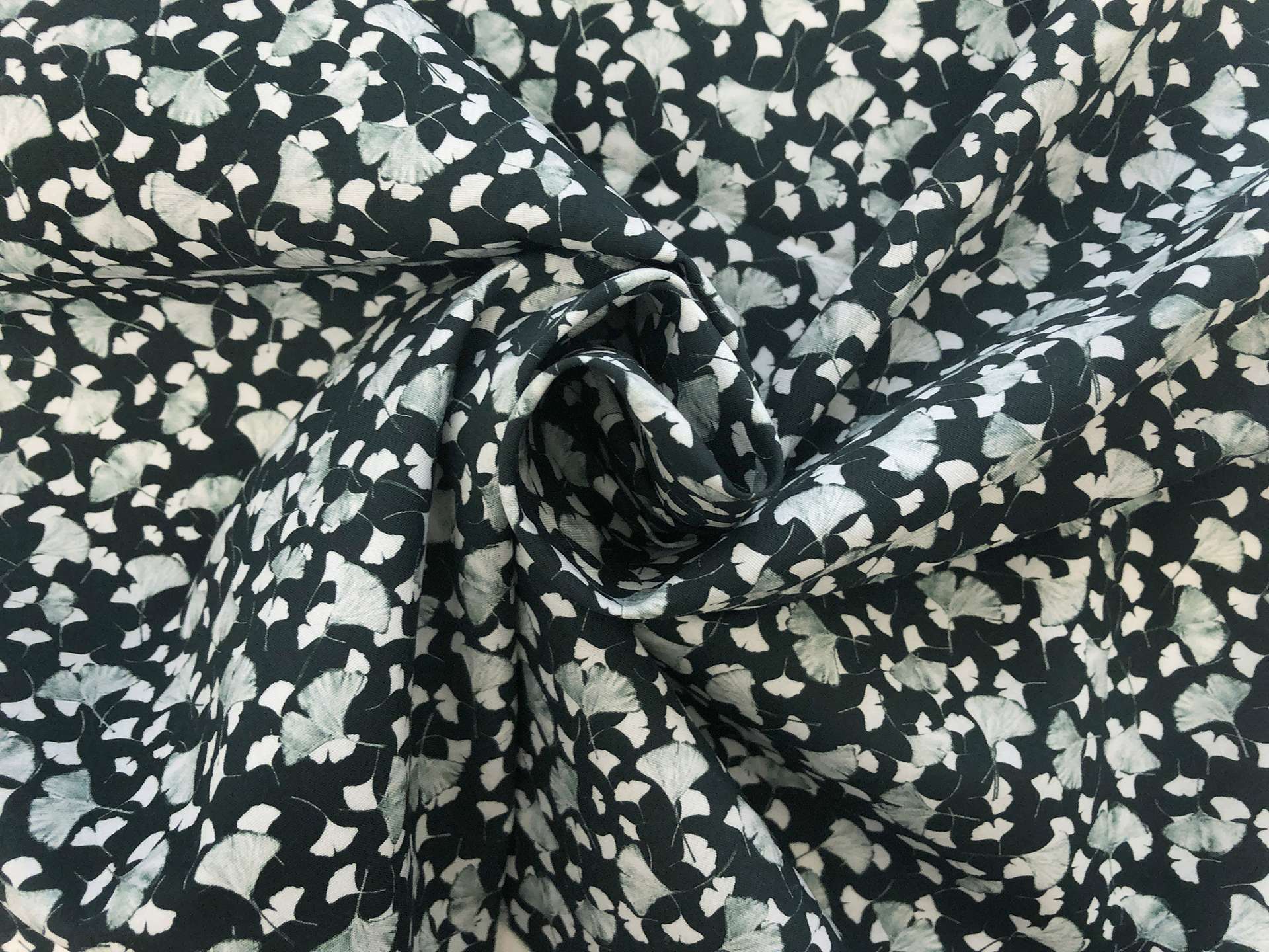 Cotton Broadcloth With Sweet Peas Floral Print