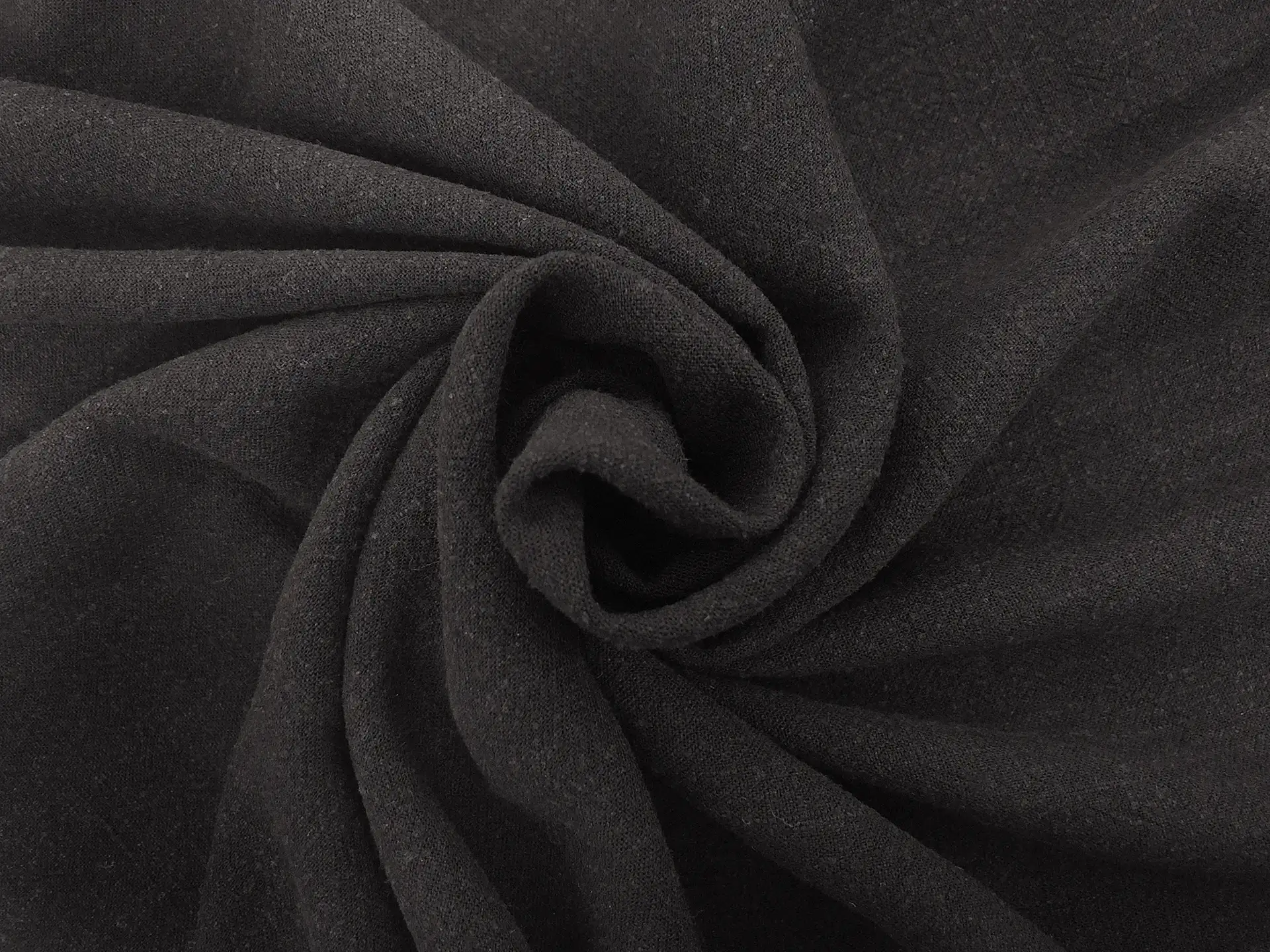 Sustainable Viscose Linen Blend Noil in Black