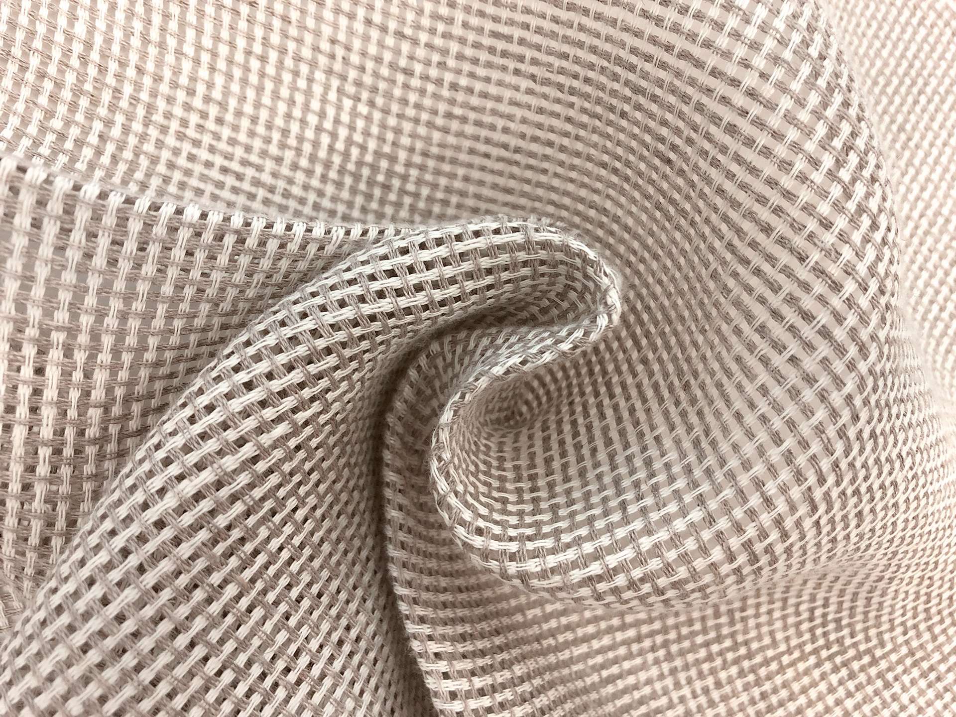 Linen Mesh in Oatmeal