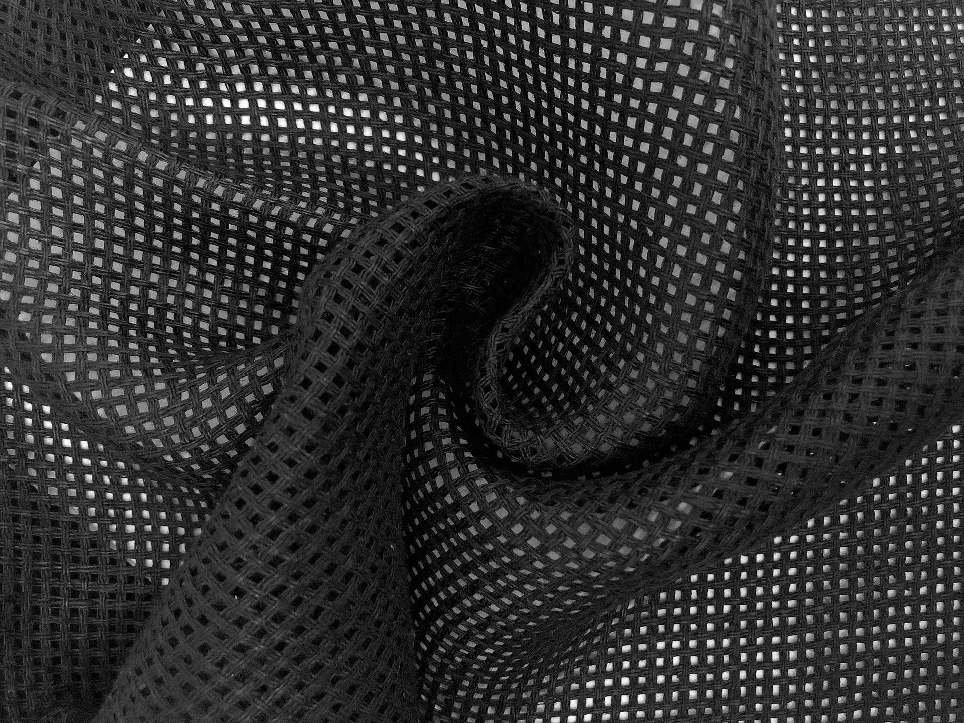 Linen Mesh in Black