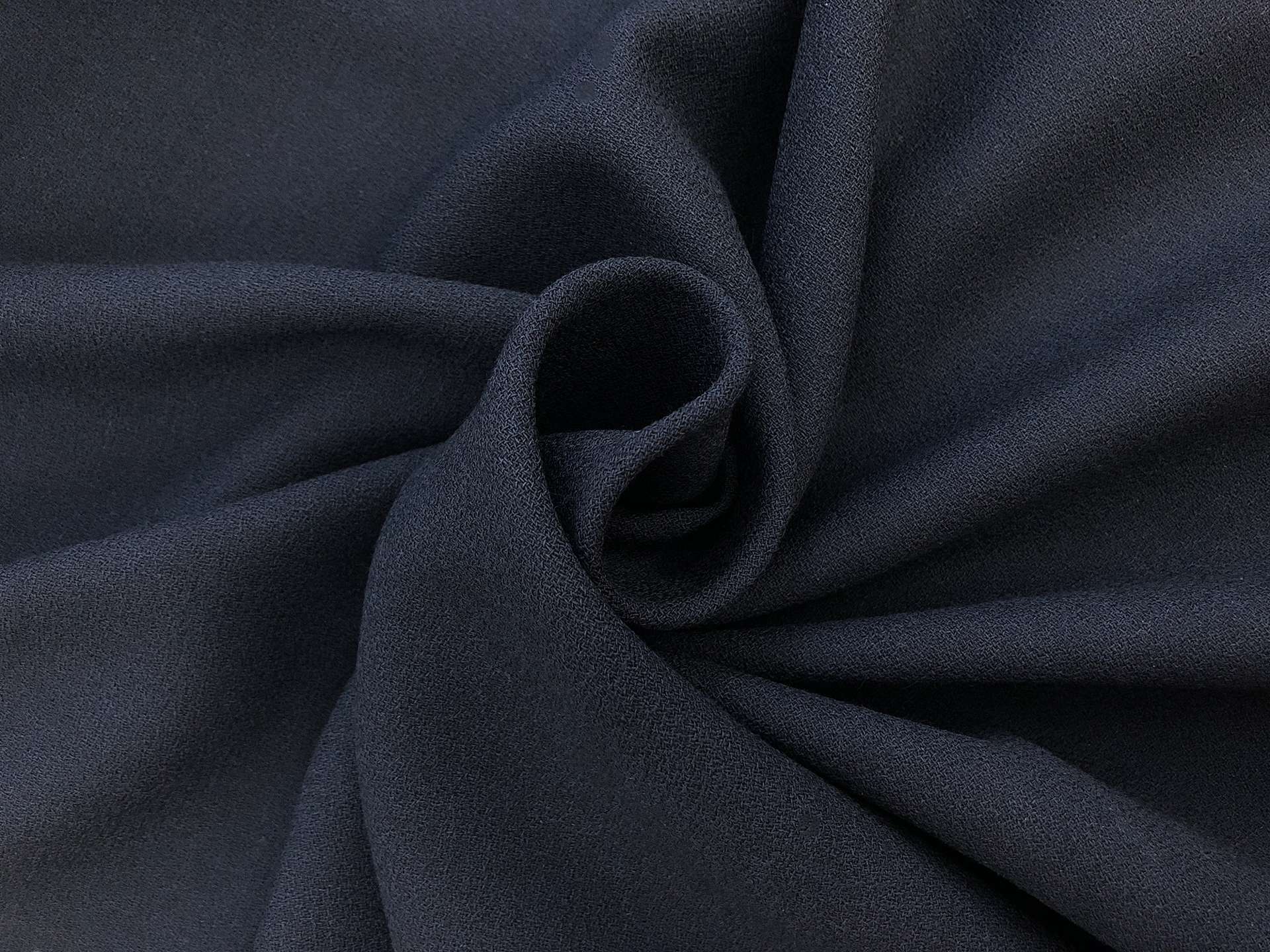 Italian Wool Crepe in Blu Navy