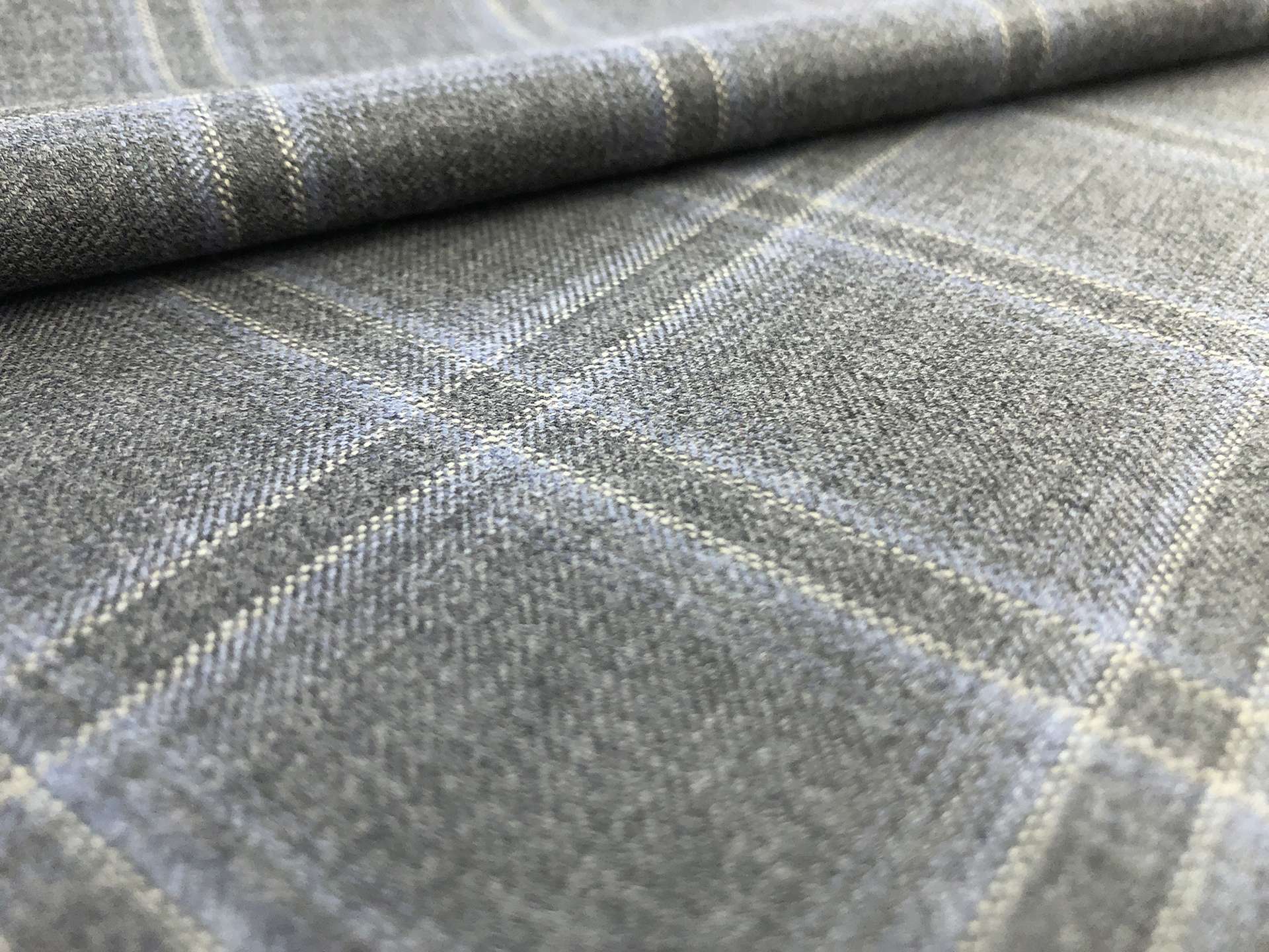 Wool Super 130s Windowpane Plaid Suiting in Grey