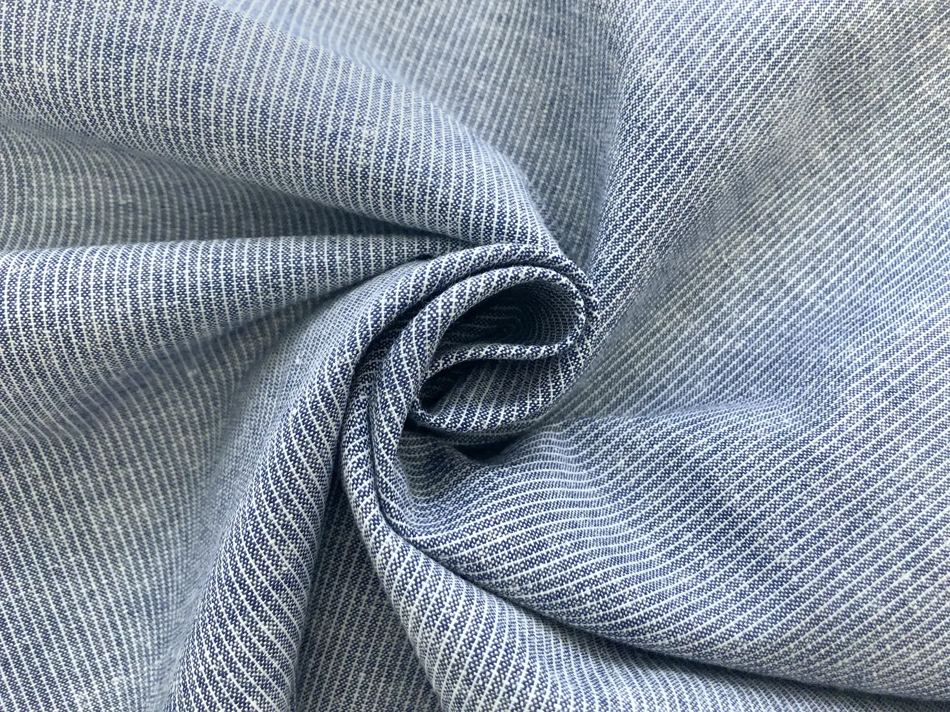 Cotton & Linen Chambray Stripe in Navy