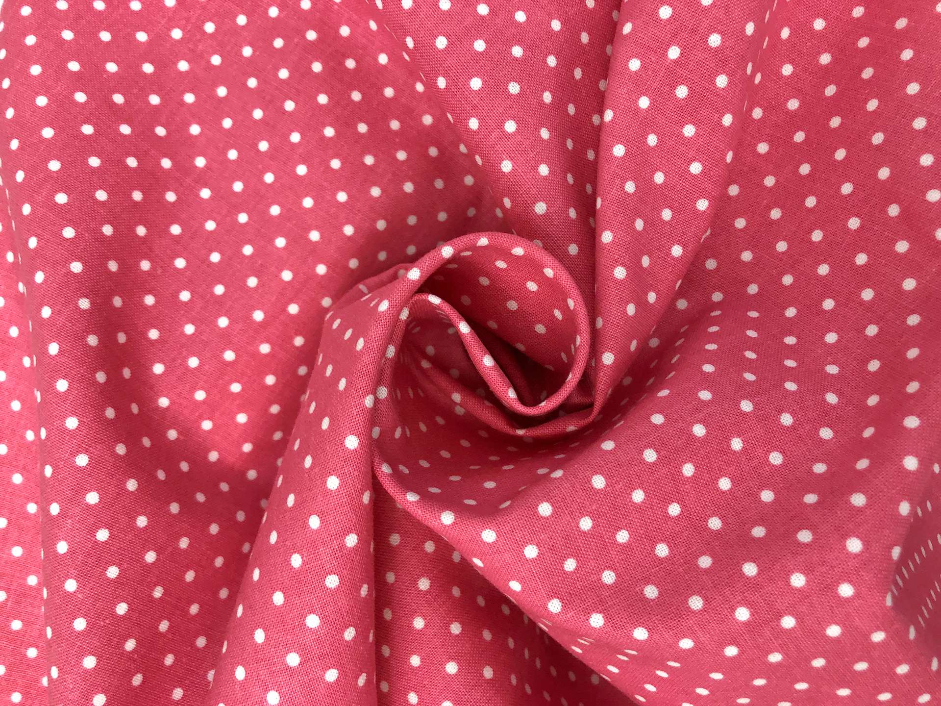 Cotton Broadcloth Polka Dots Print in Pink