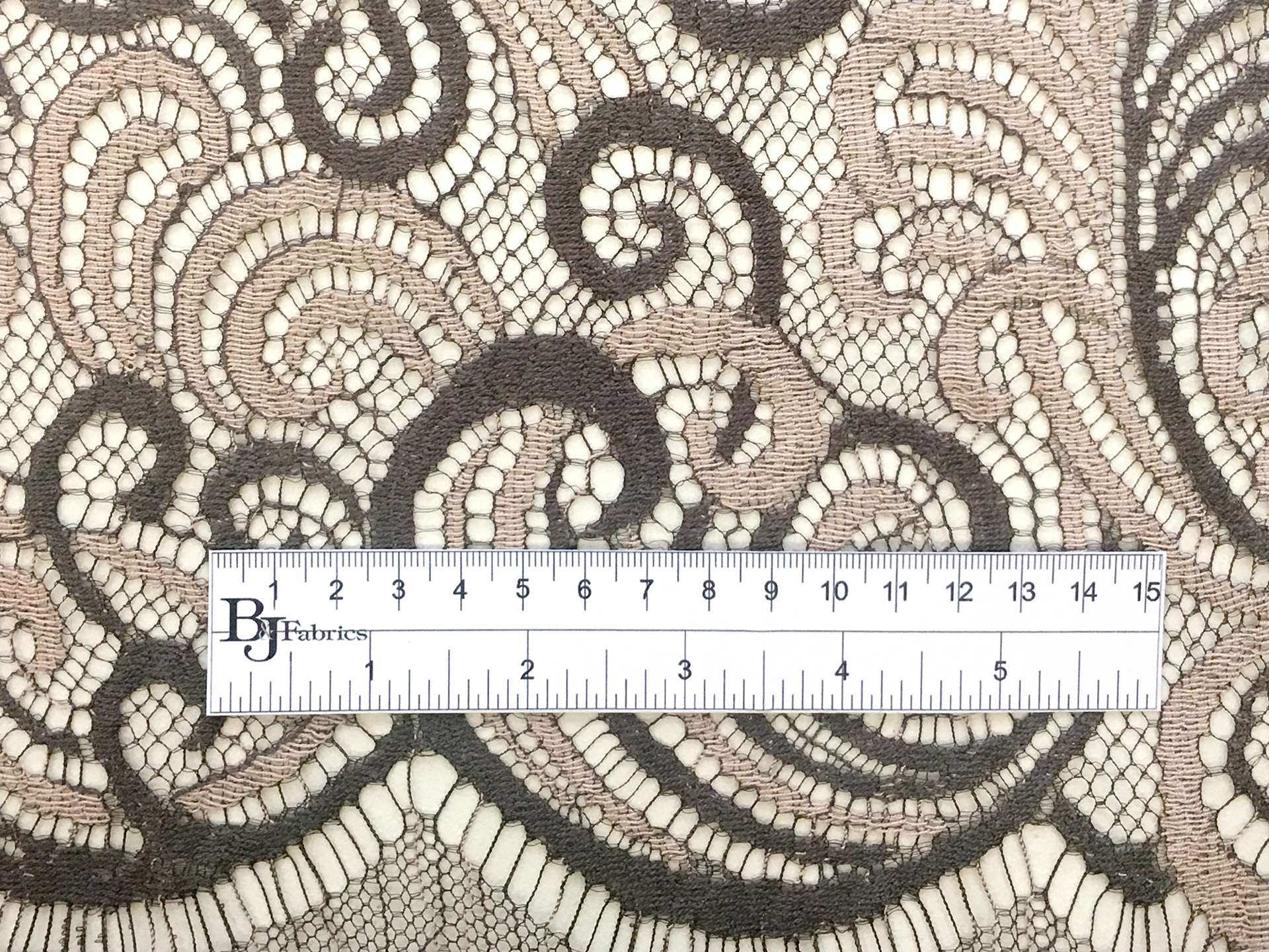 Chantilly Lace with Double Scallop in Mocha and Cream