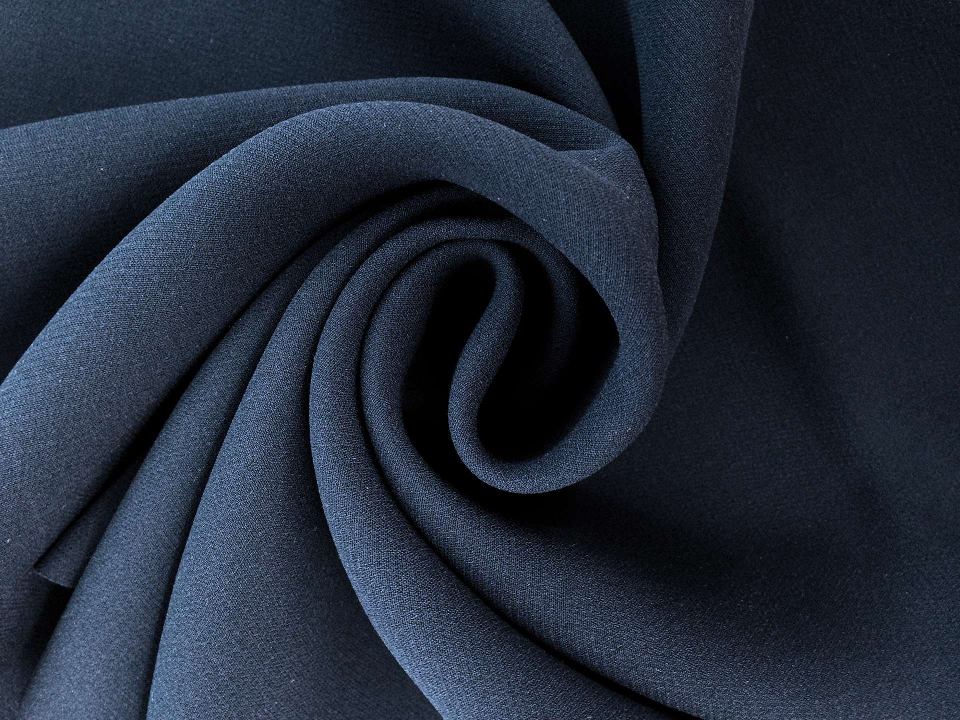 Italian Couture Silk Light Sponge Crepe in Medium Navy