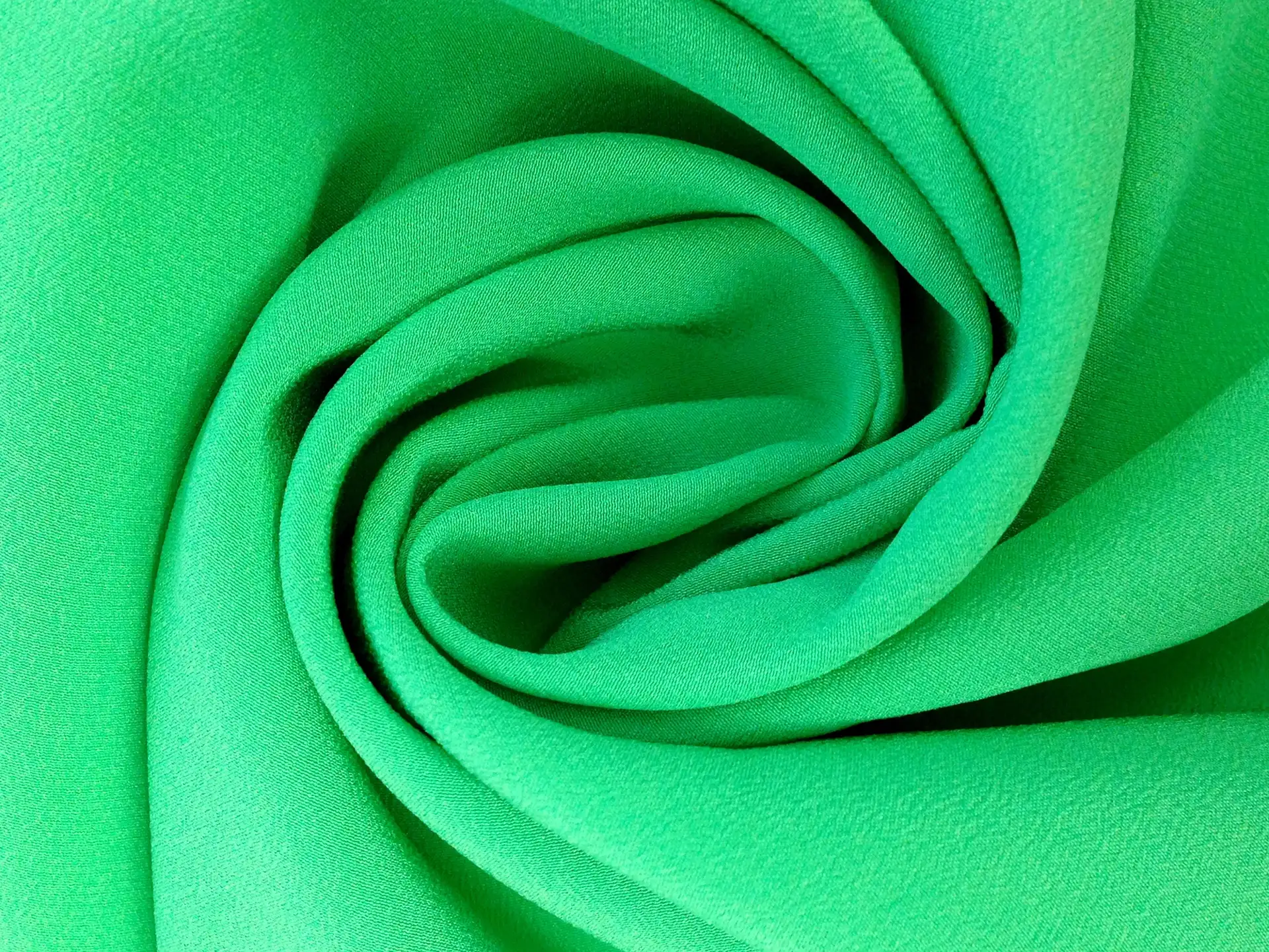 Italian Couture Silk Crepe de Chine in Kelly Green