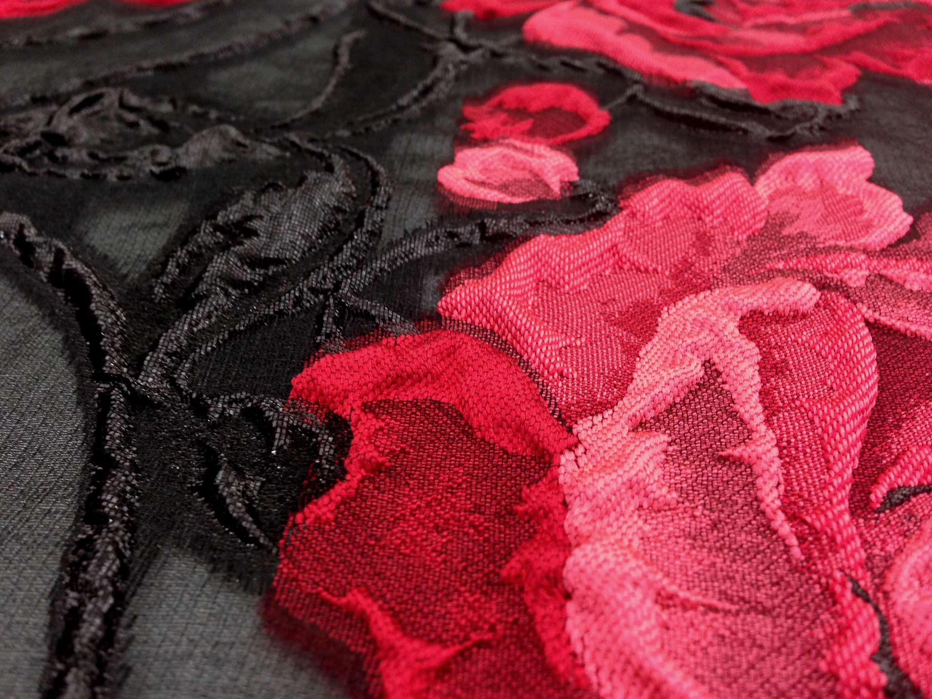 Silk Metallic Fil Coupe Organza with Large Roses