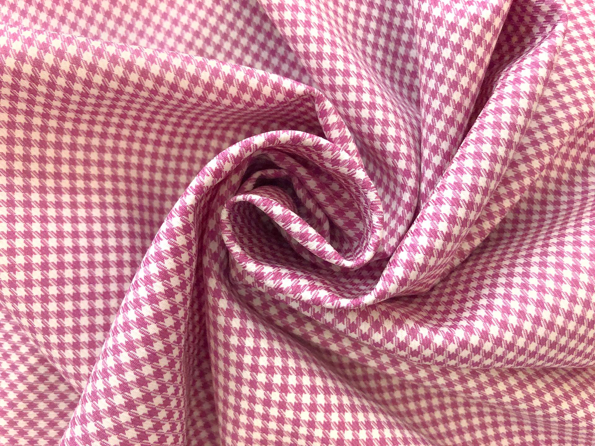 Stretch Wool Houndstooth Suiting in Pink