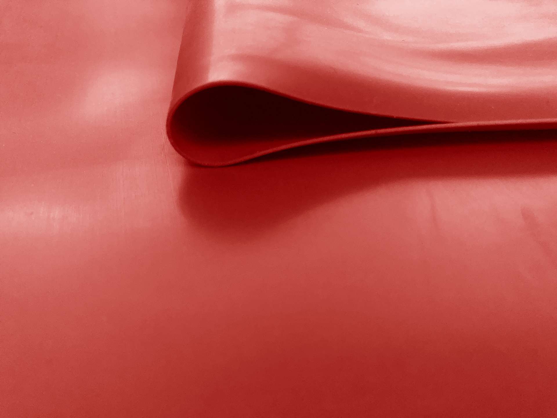 .65mm Rubber in Red