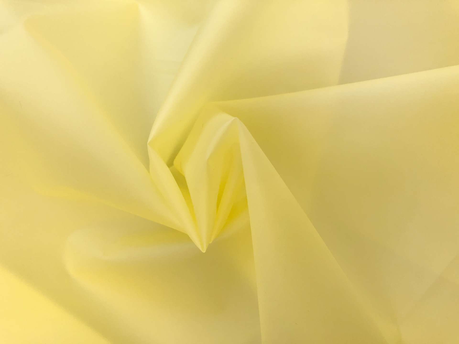 Semi Transparent Liquid Polyurethane in Yellow
