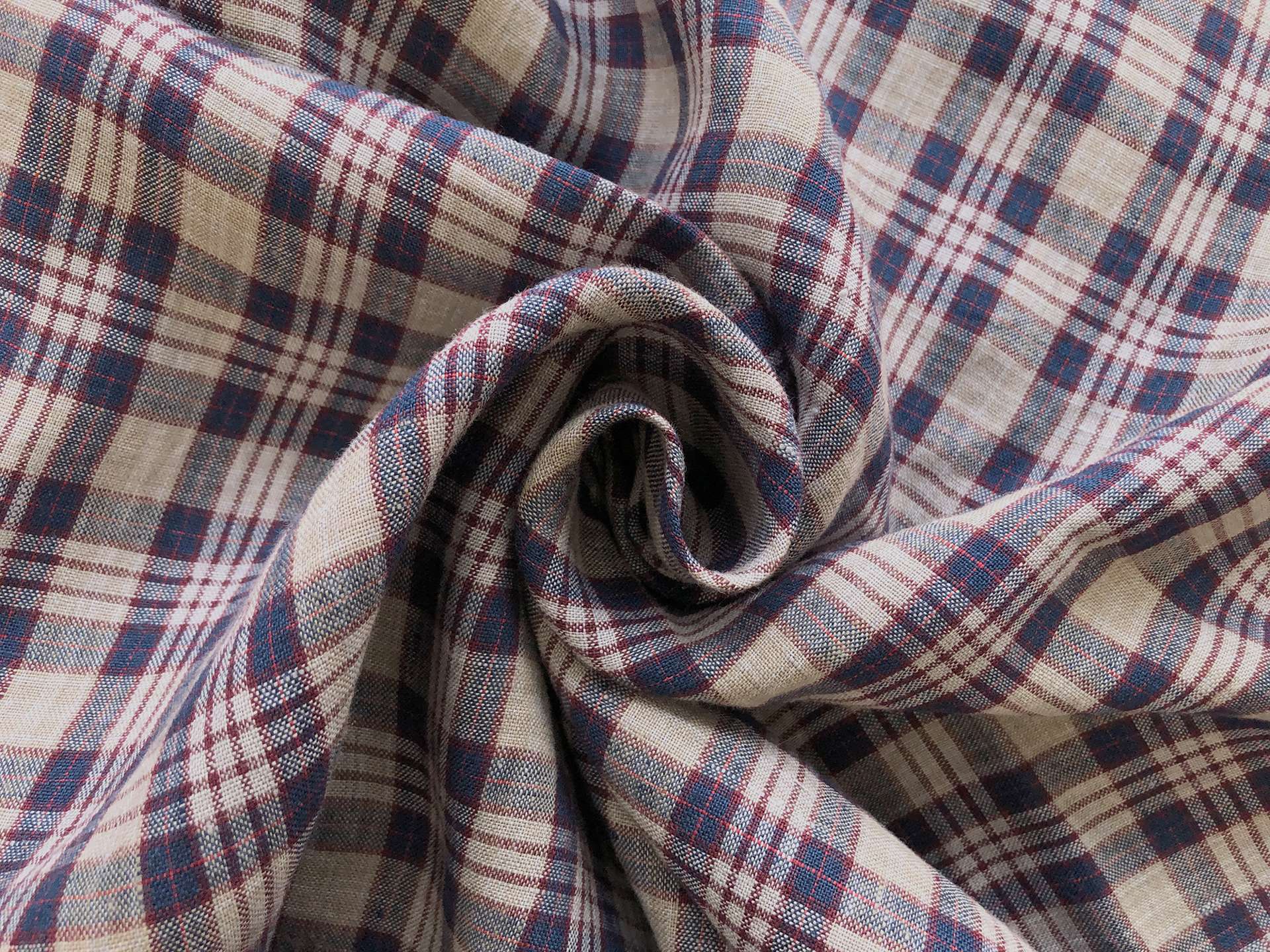 Washed Linen Plaid in Navy & Wine