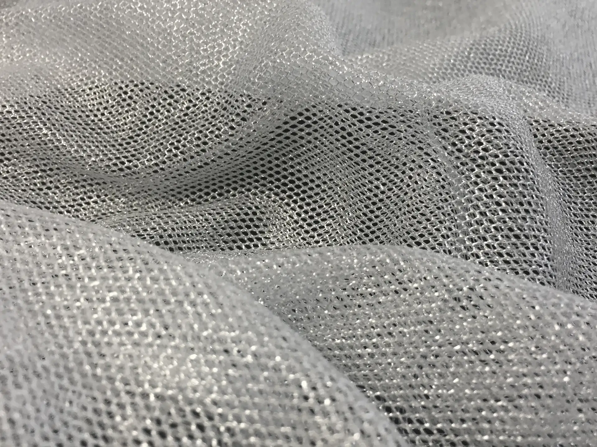 Metallic Illusion in Silver
