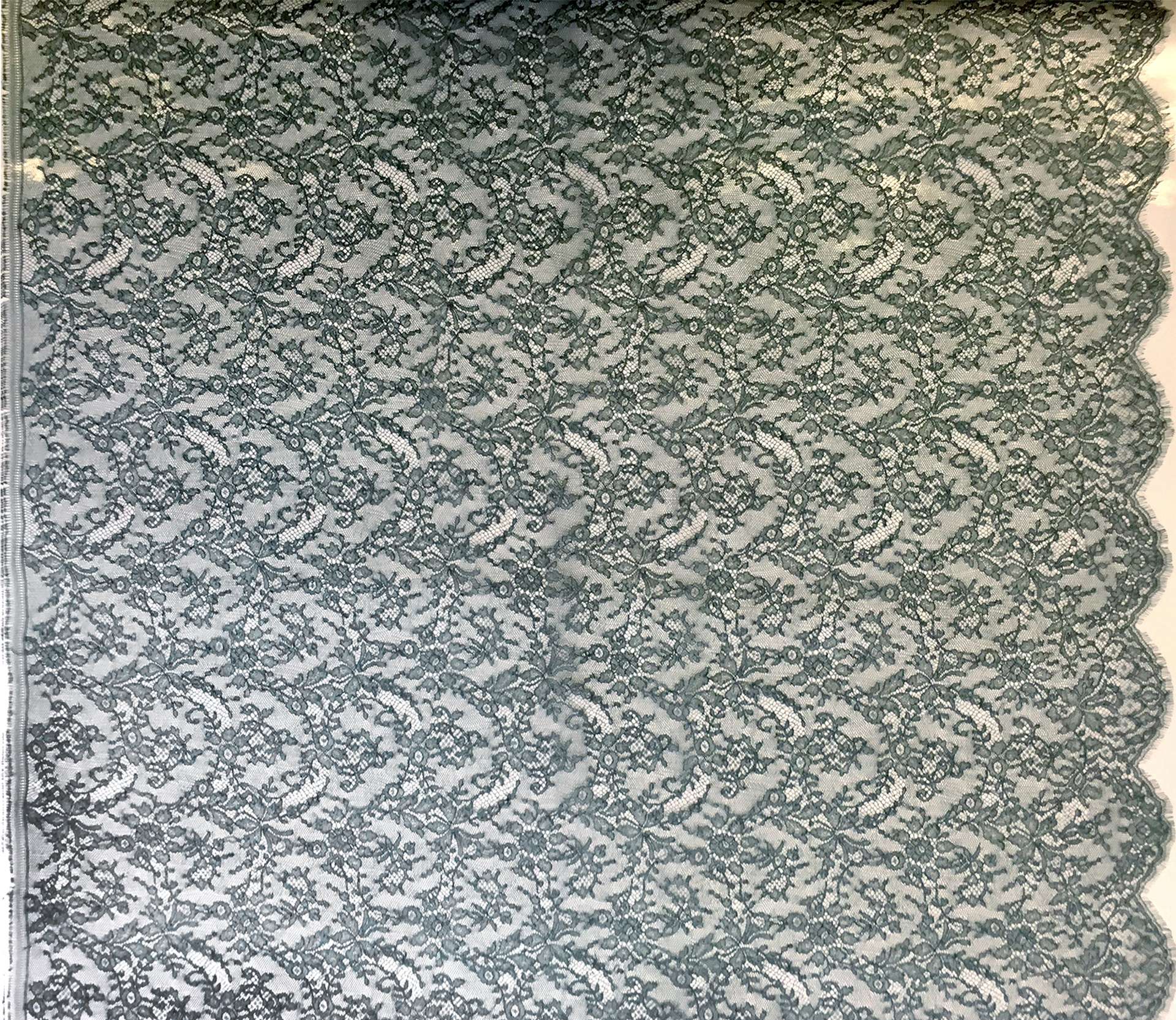 Chantilly Lace with floral Motifs in Hunter Green