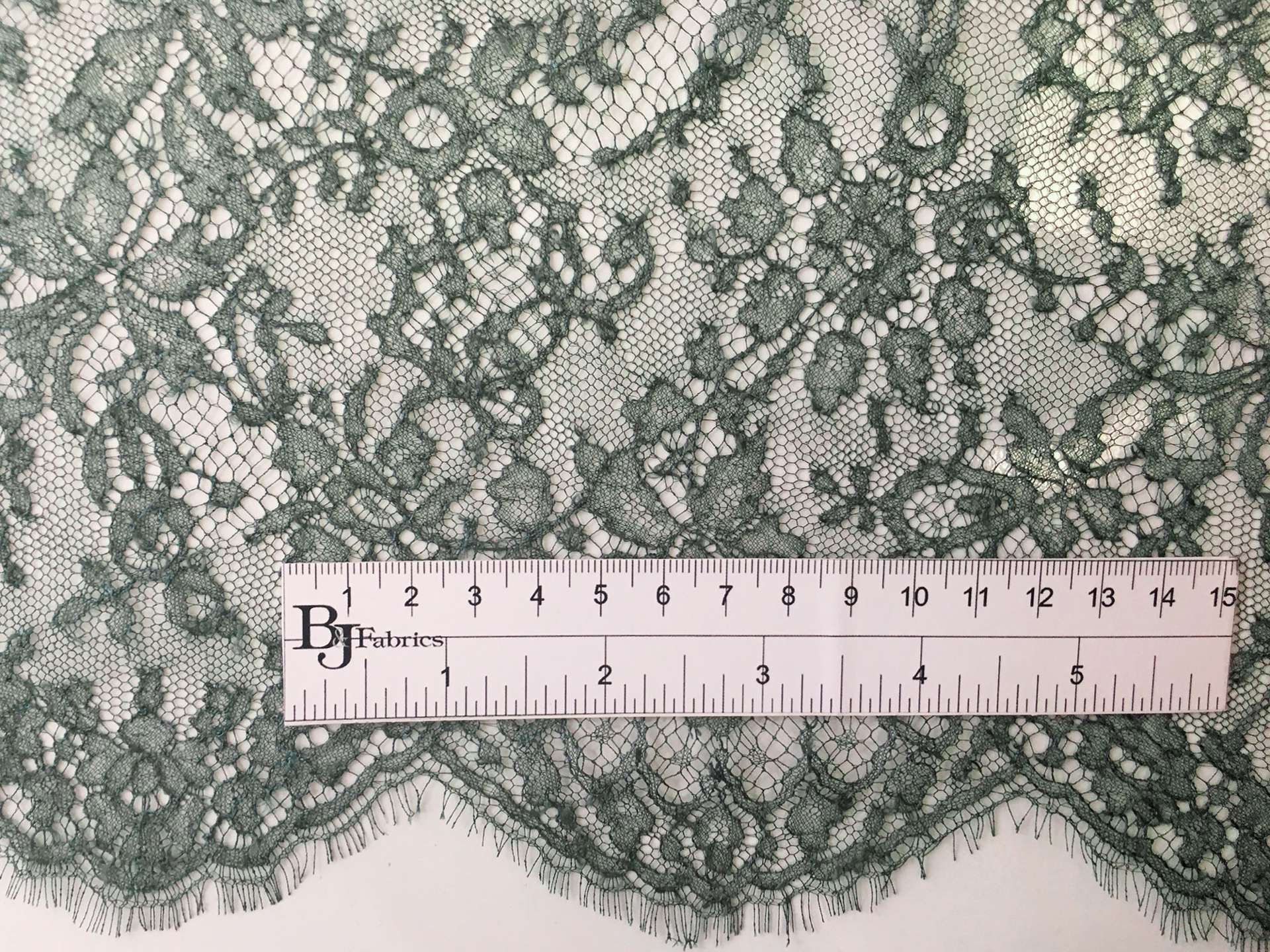 Chantilly Lace with floral Motifs in Hunter Green