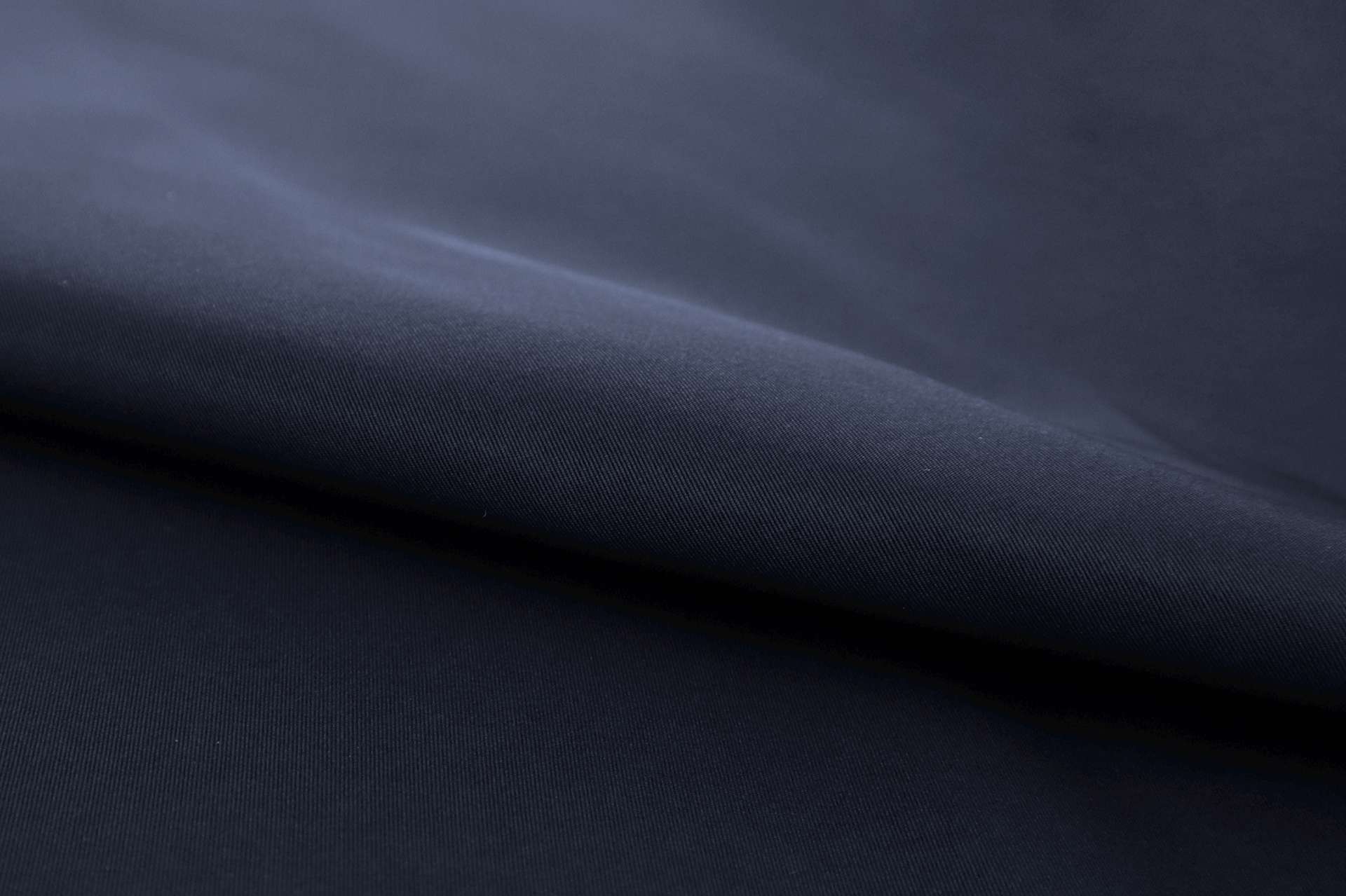 Silk Gros de Londres with a Bounce Finish in Midnight Navy