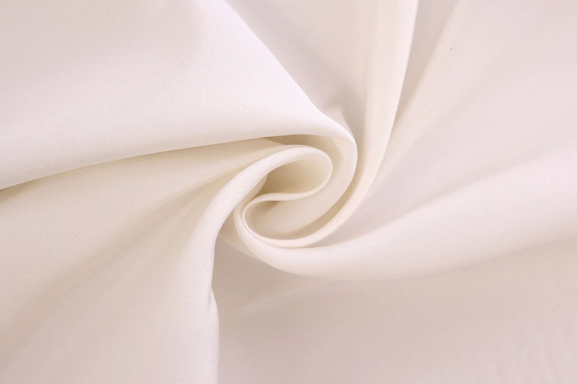 Silk Gros de Londres with a Bounce Finish in Off White