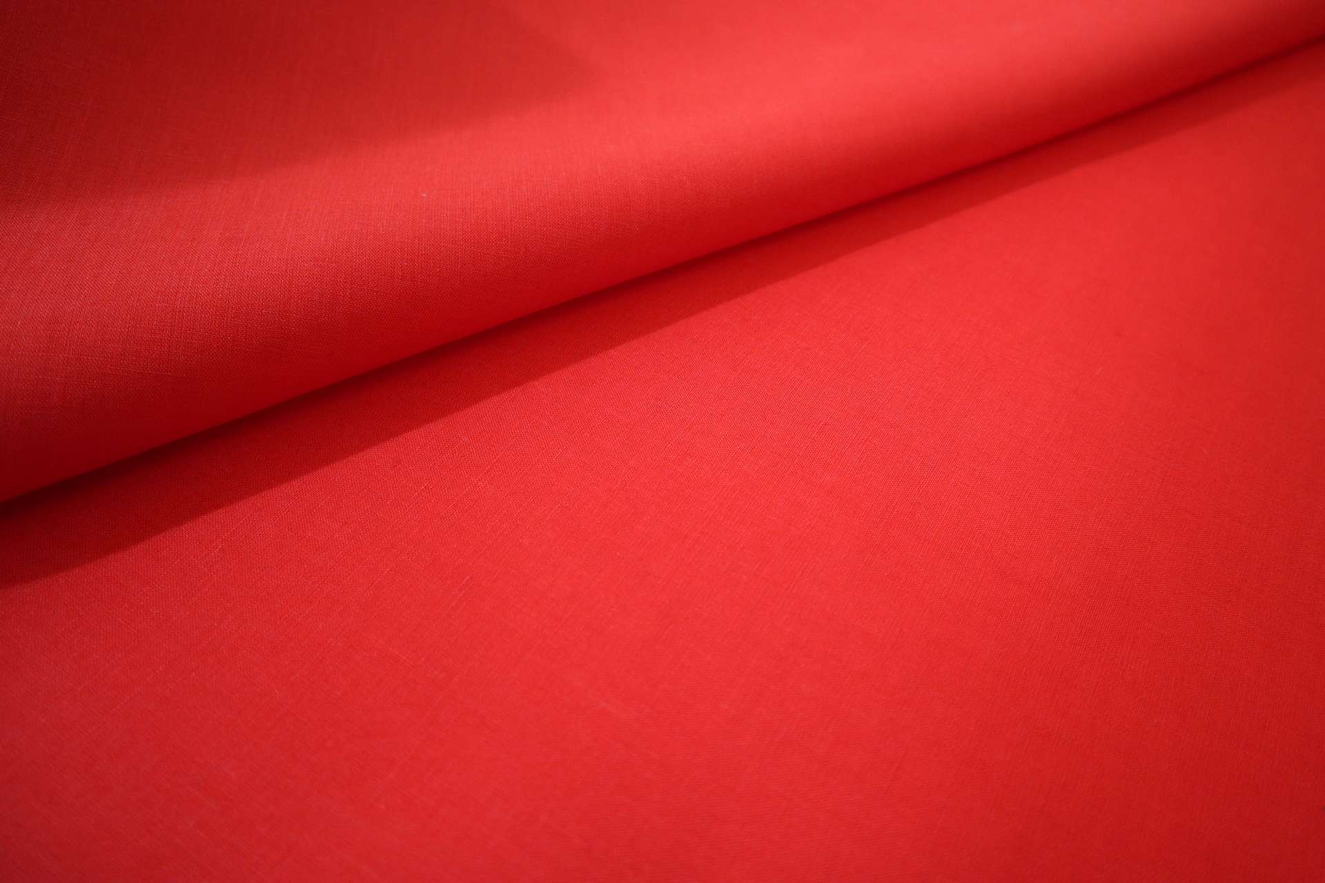 Irish Ultra Sanforized Handkerchief Linen in Bright Red