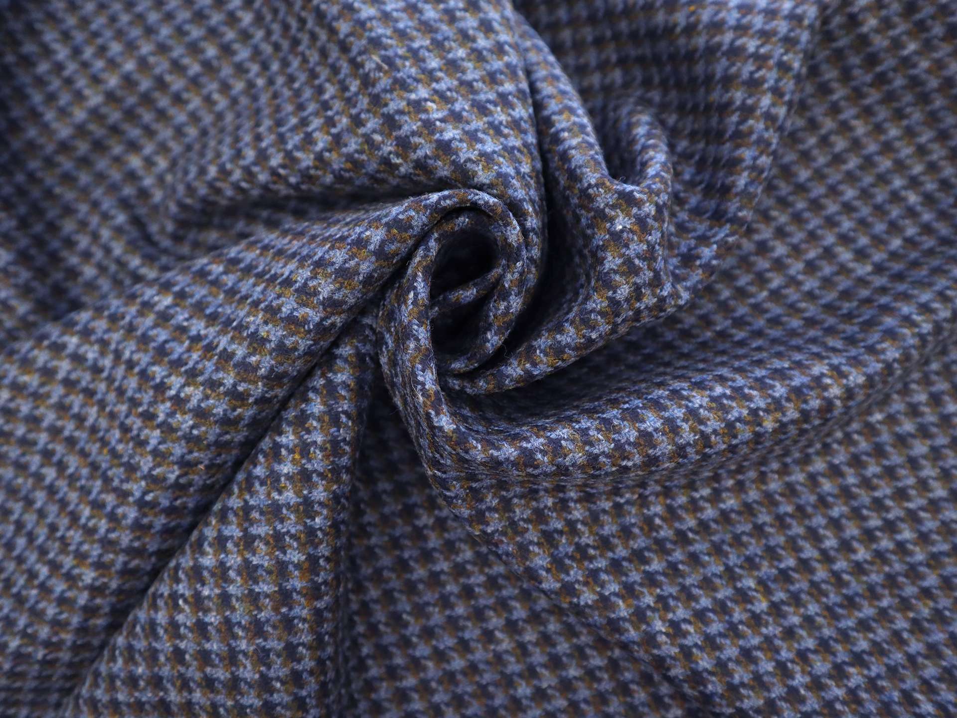 Wool Houndstooth Suiting in Cornflower & Brown