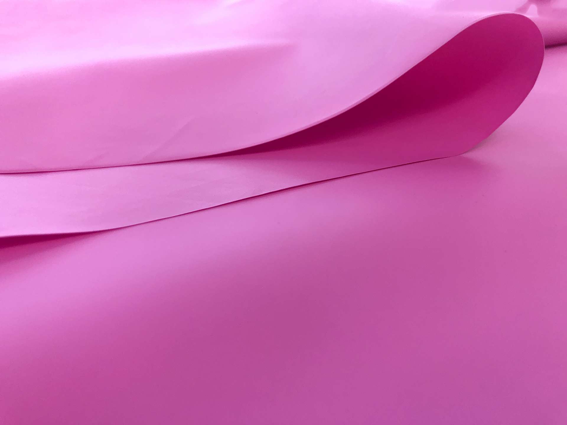Opaque Liquid Polyurethane in Fuchsia