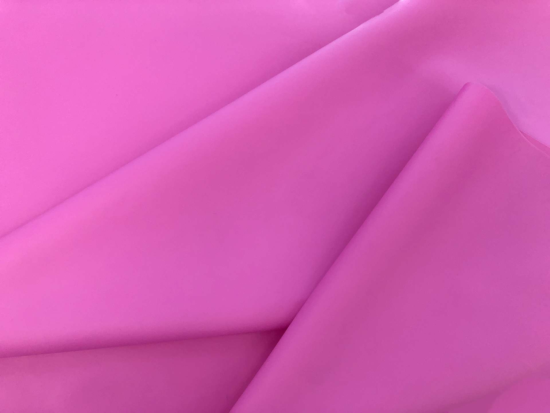 Opaque Liquid Polyurethane in Fuchsia