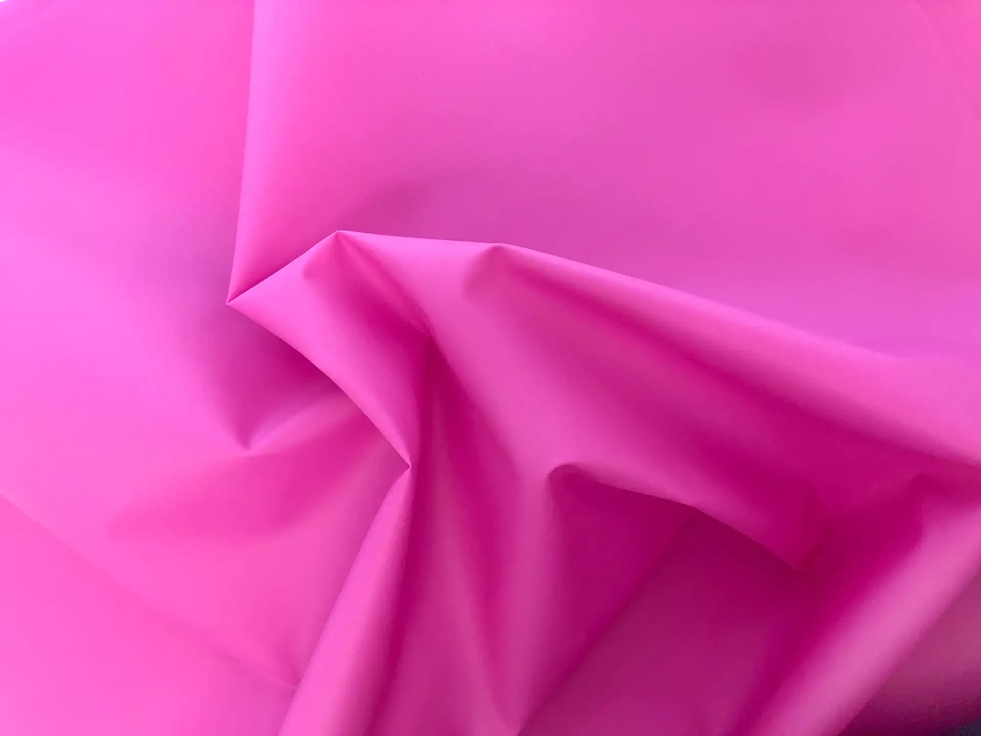 Opaque Liquid Polyurethane in Fuchsia