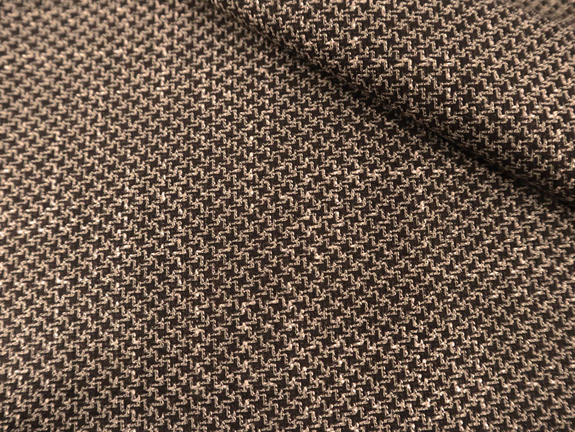 Bamboo Blend Petit Houndstooth Suiting in Espresso 