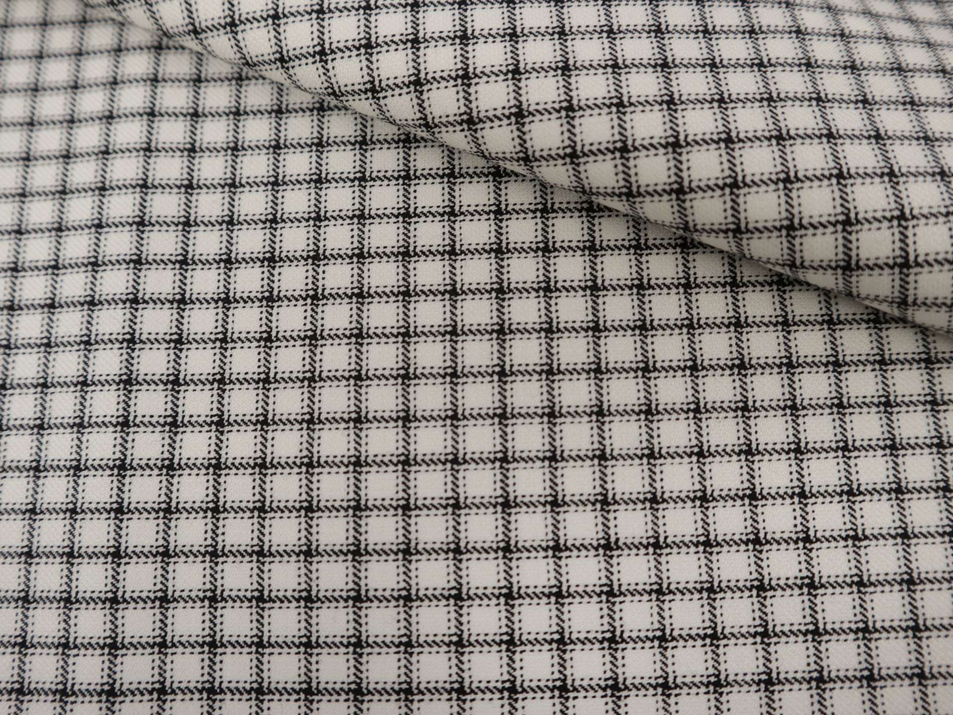 Italian Virgin Wool Lycra Check Suiting in White