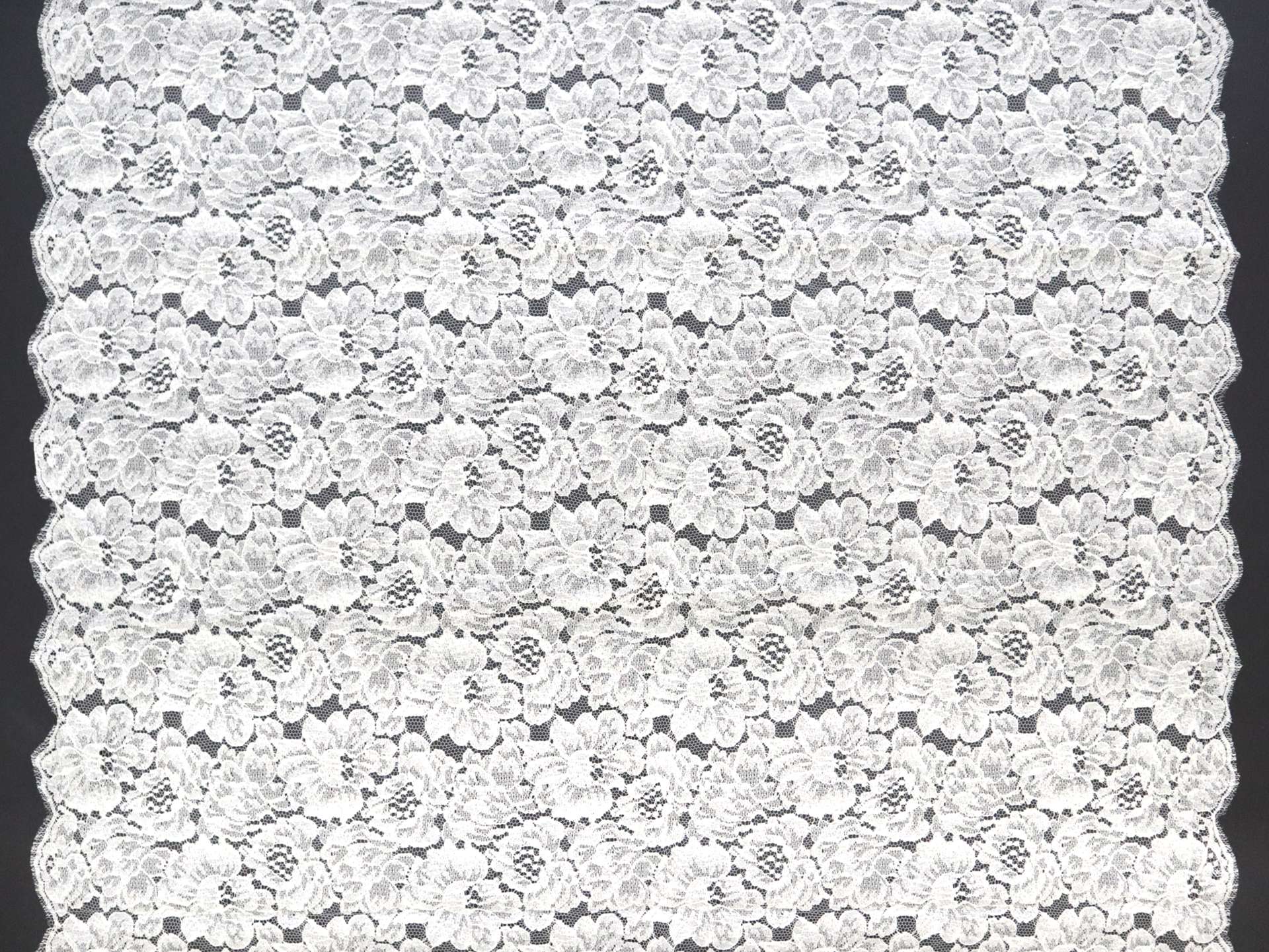 Floral Chantilly Lace in Ecru