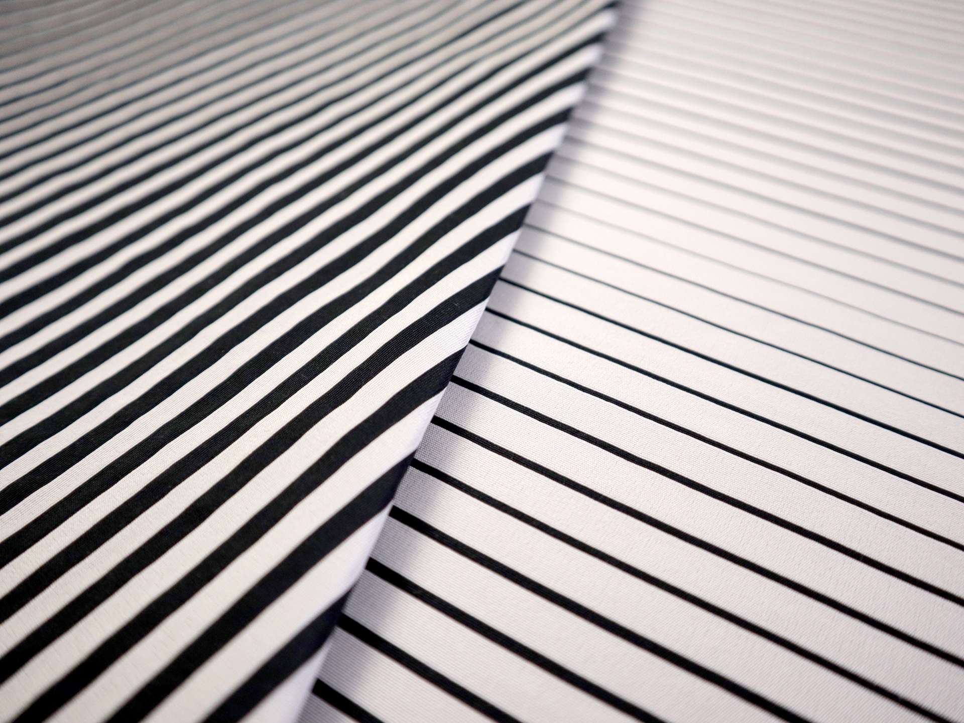Heavyweight Doubleface Faille with Optical Stripe 