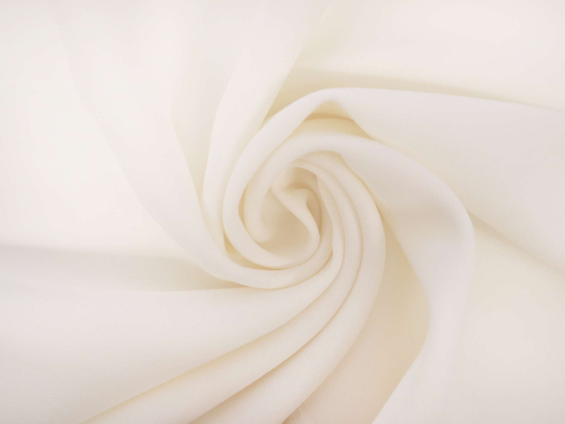 Italian Virgin Wool Cover Crepe in Bianco