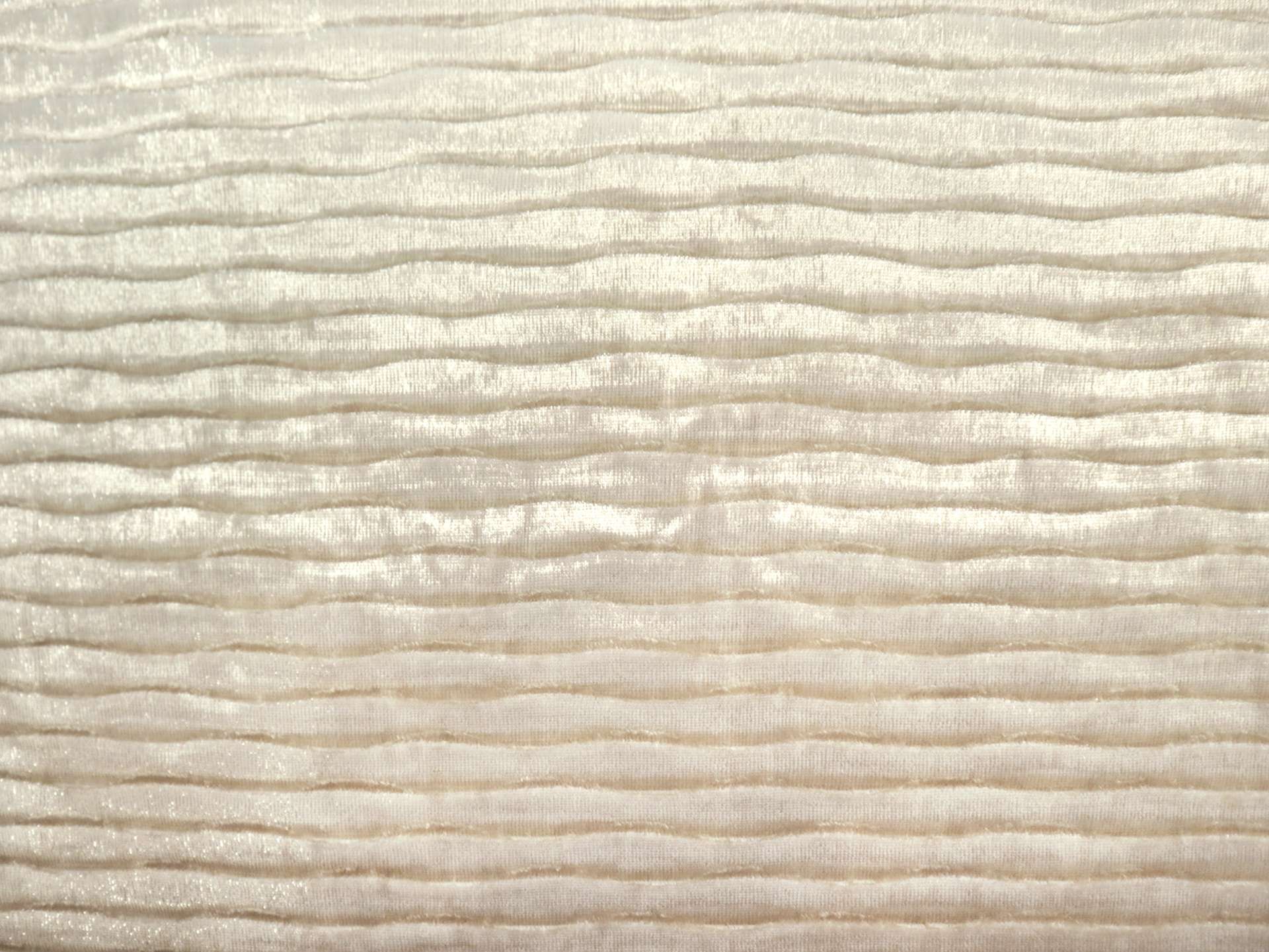 Cut Panné Velvet in Bombshell Ivory