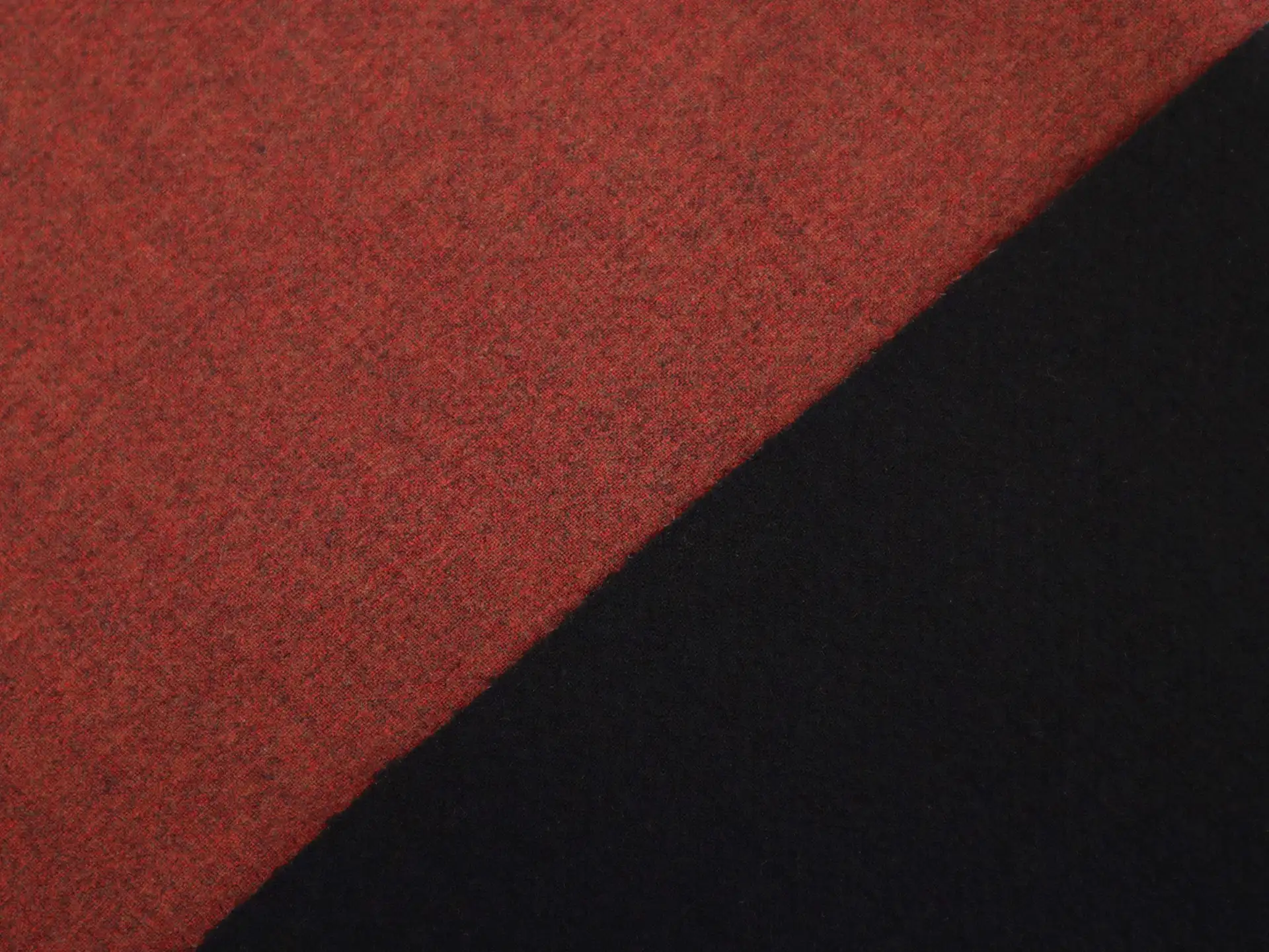 Wool Doubleface Crinkle in Red & Black