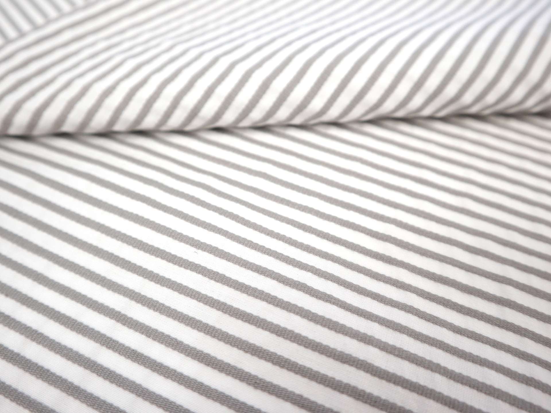 Stretch Cotton Seersucker  Stripe in Warm Grey 